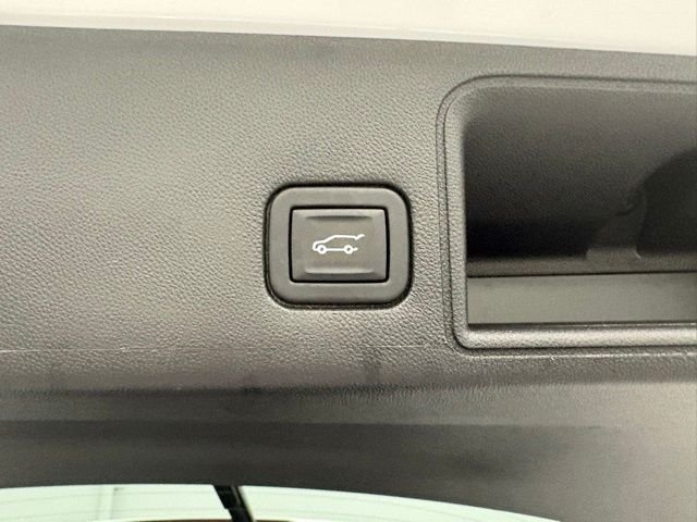 Used 2021 White GMC SLT image 10