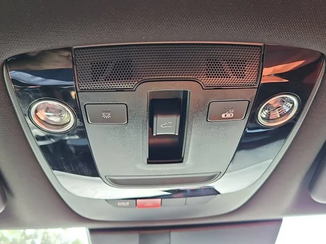 Used 2024  Kia SX-Prestige image 34