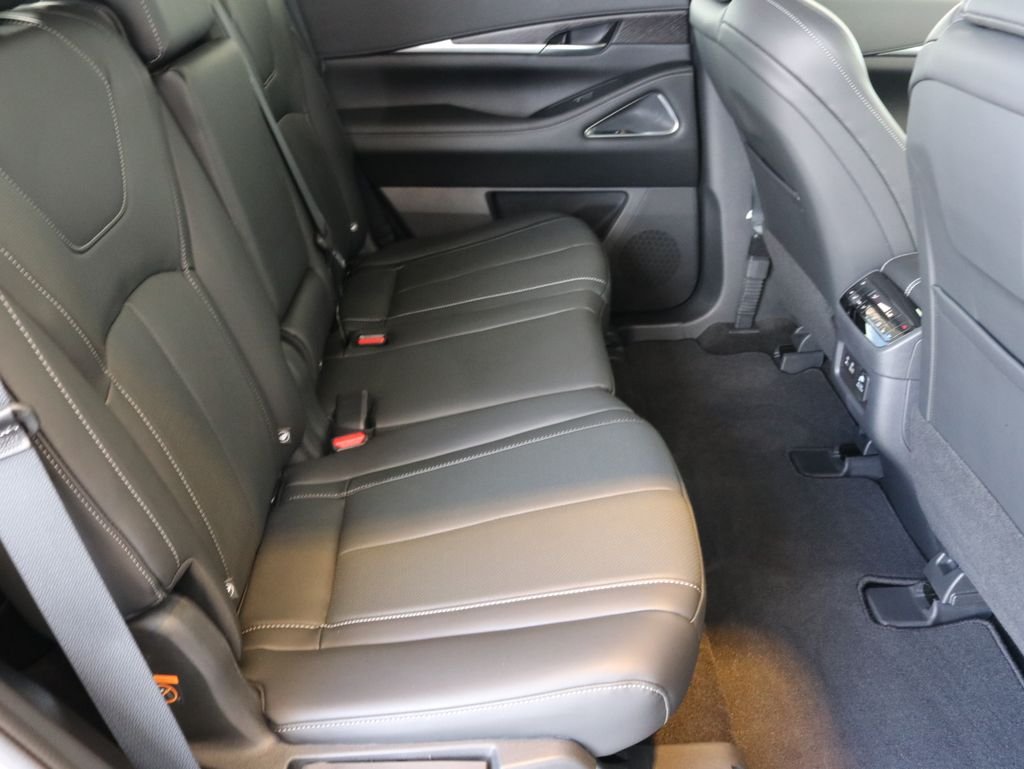 Used 2025 Silver INFINITI Sensory image 44