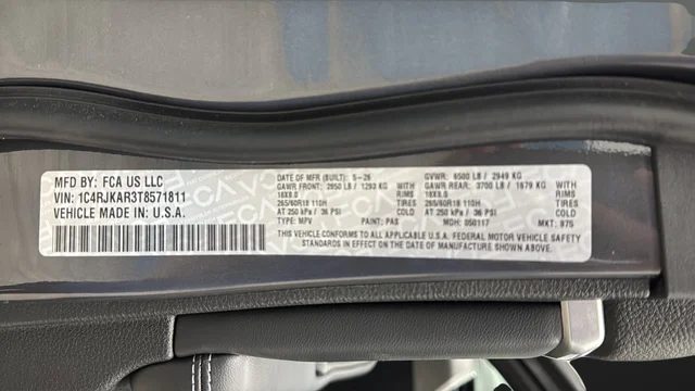 New 2026 Baltic Gray Metallic Clear-Coat Exterior Paint Jeep Altitude image 29