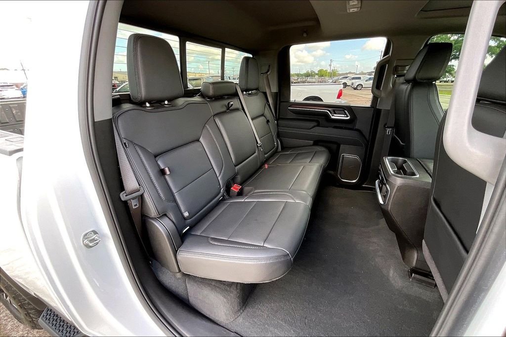 Used 2025 White GMC Denali image 22