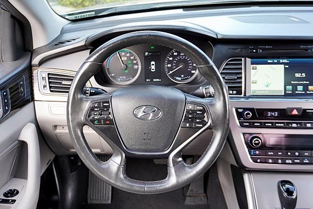 Used 2016 Gray Hyundai Limited image 18