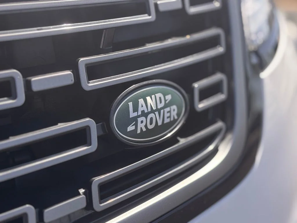Used 2024  Land Rover S image 15
