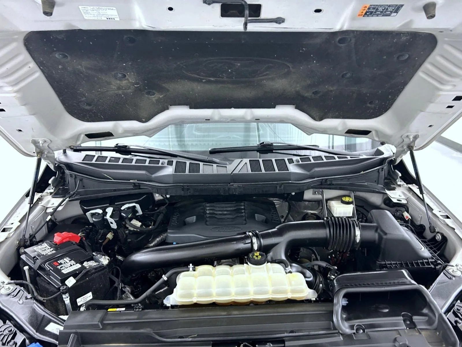 Used 2022 Silver Ford Lariat image 25