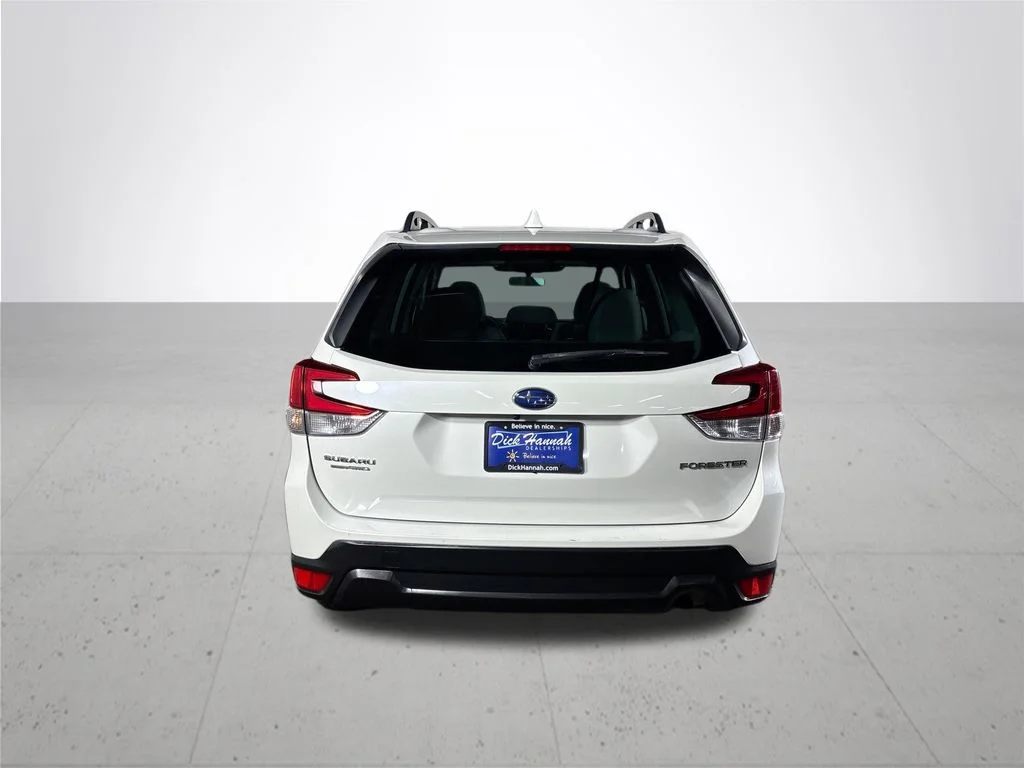 Used 2023 White Subaru Premium image 7
