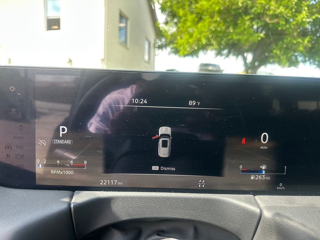 Used 2025 Black Nissan Platinum image 31