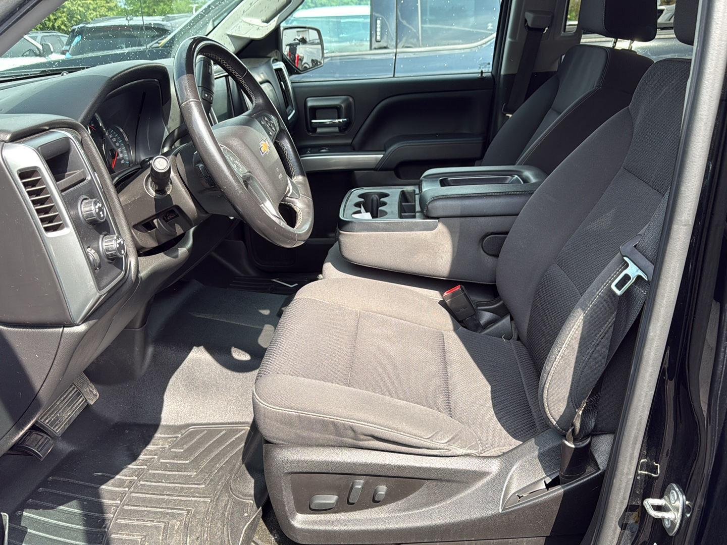 Used 2018 Black Chevrolet LT image 3