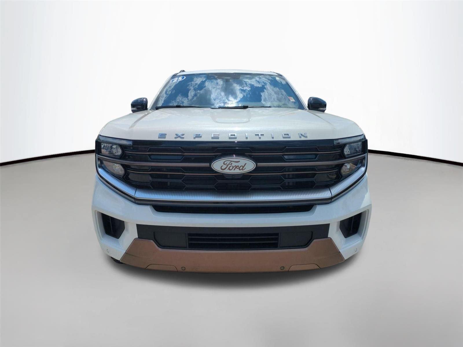Used 2025 Star White Metallic Tri-Coat Ford King Ranch image 14