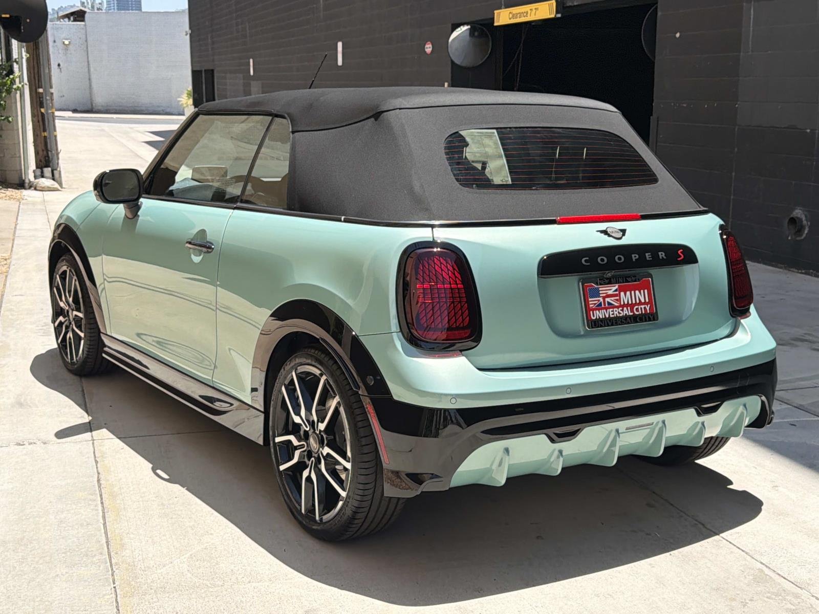 New 2026 0C6M Ocean Wave Green Metallic MINI Iconic image 4