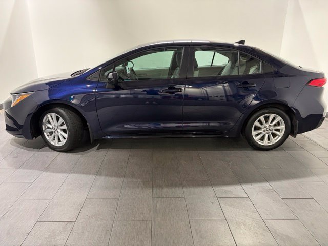 Used 2024  Toyota LE image 2