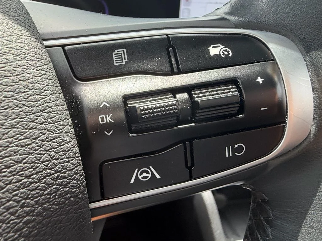 Used 2025 Blue Kia EX image 27