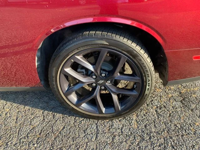 Used 2023 Octane Red Pearlcoat Dodge SXT image 28