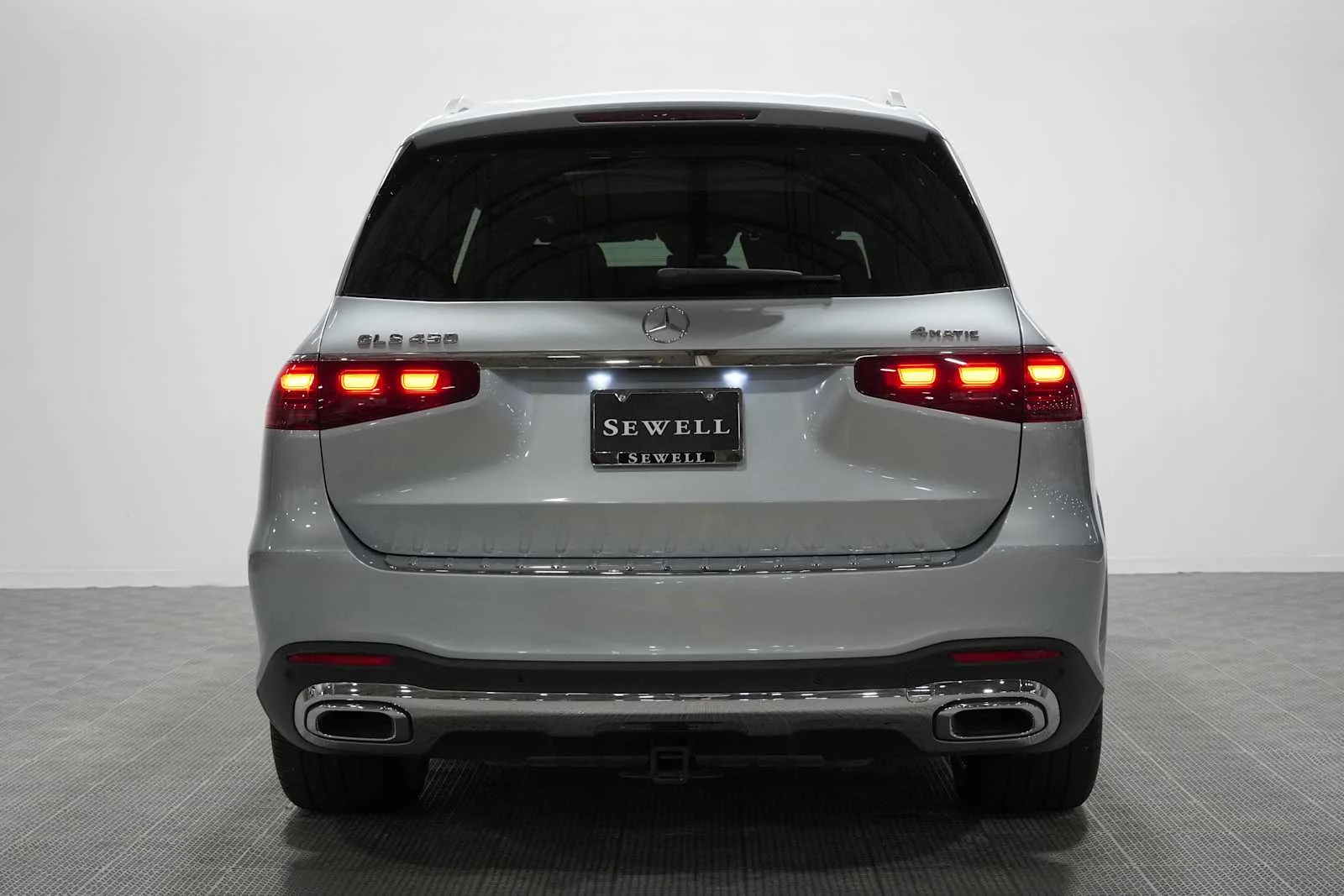 Used 2025 Cirrus Silver Metallic Mercedes-Benz GLS 450 image 5