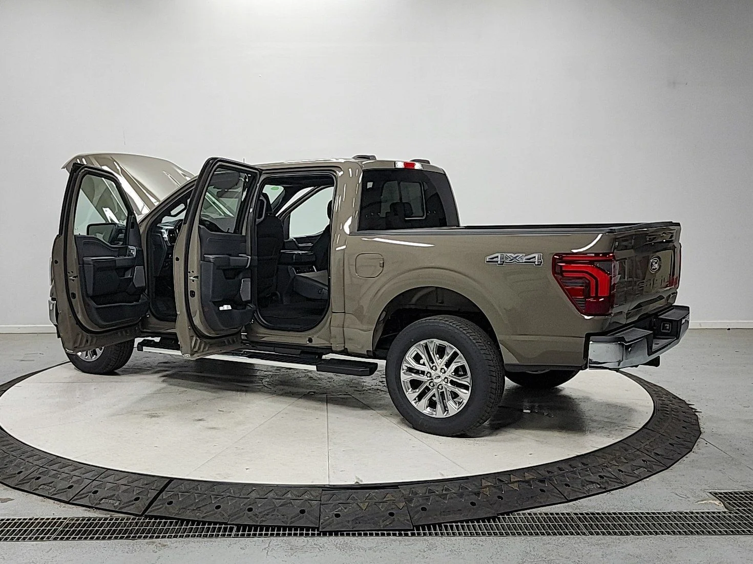 New 2026 Gray Ford Lariat image 13