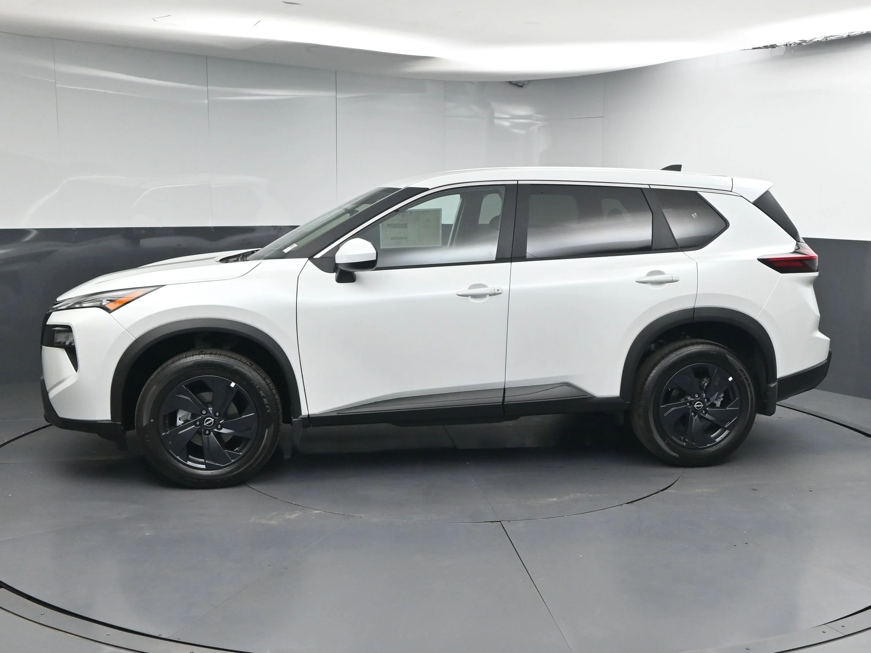 New 2026 Everest White Pearl TriCoat Nissan SV image 4