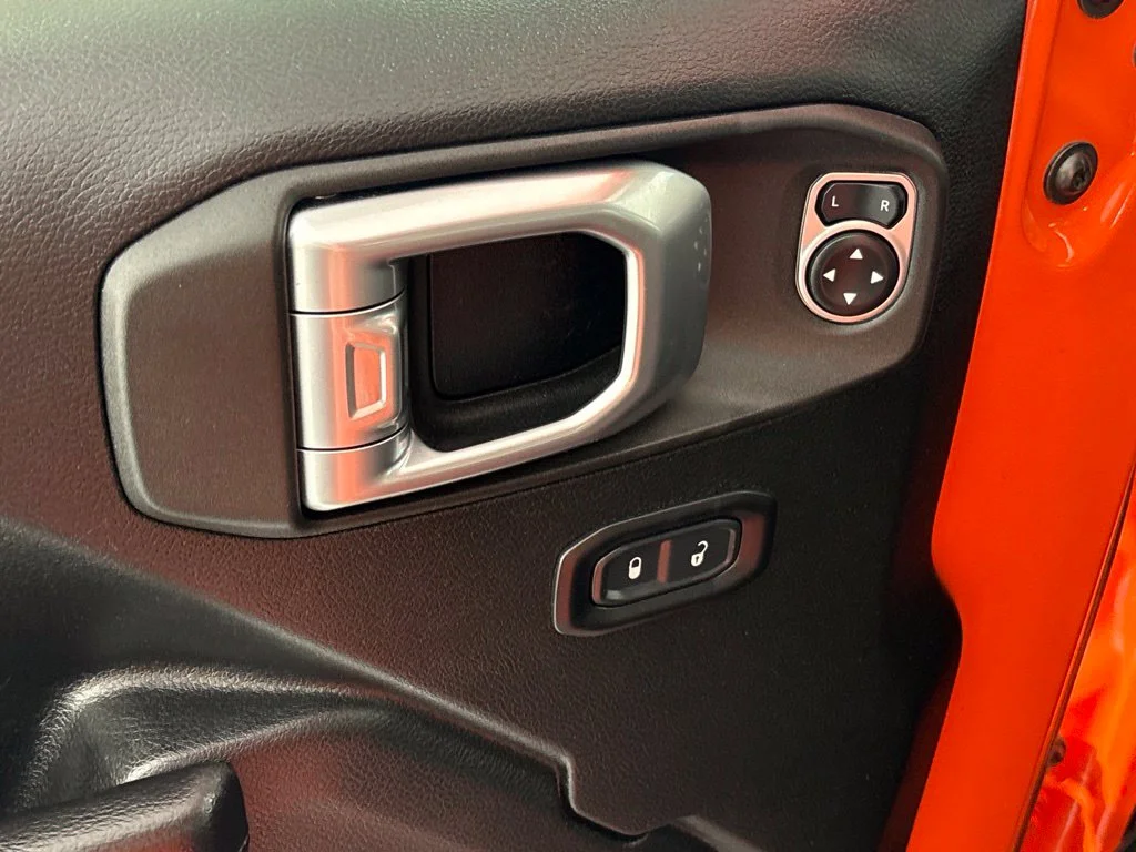 Used 2020 Orange Jeep Rubicon image 29