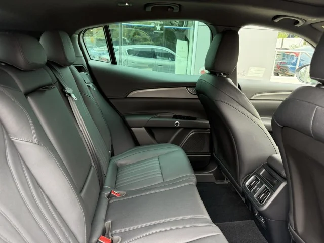 Used 2024 Bianco Astro Metallic Maserati GT AWD image 22