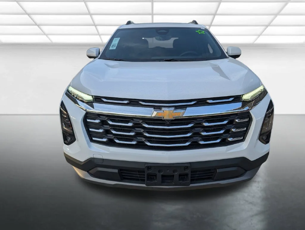 New 2027 Summit White Chevrolet LT image 26