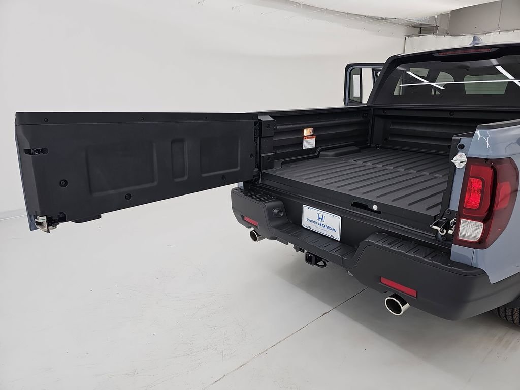2025 Honda Ridgeline Sport - Photo 15