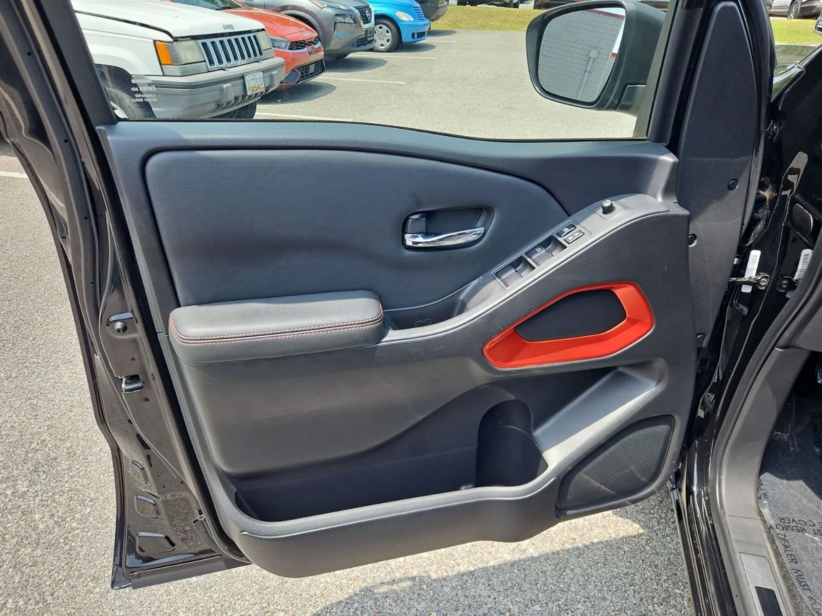 Used 2023 Black Nissan PRO-4X image 27