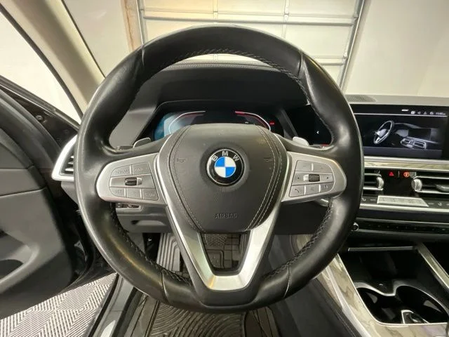 Used 2019 Black BMW xDrive40i image 8