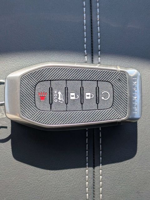 New 2027 MINERAL BLACK INFINITI Luxe FWD image 34