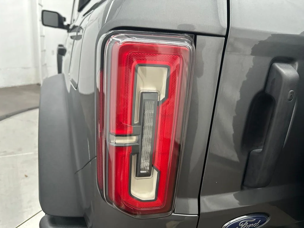Used 2022 Gray Ford Badlands image 13
