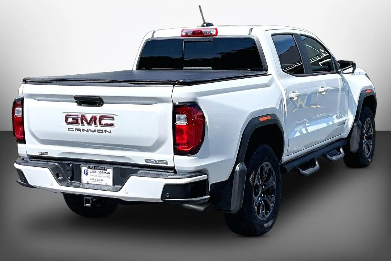 Used 2025 White GMC Elevation image 8