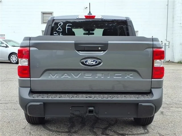 New 2026 Carbonized Gray Metallic Ford XLT image 5