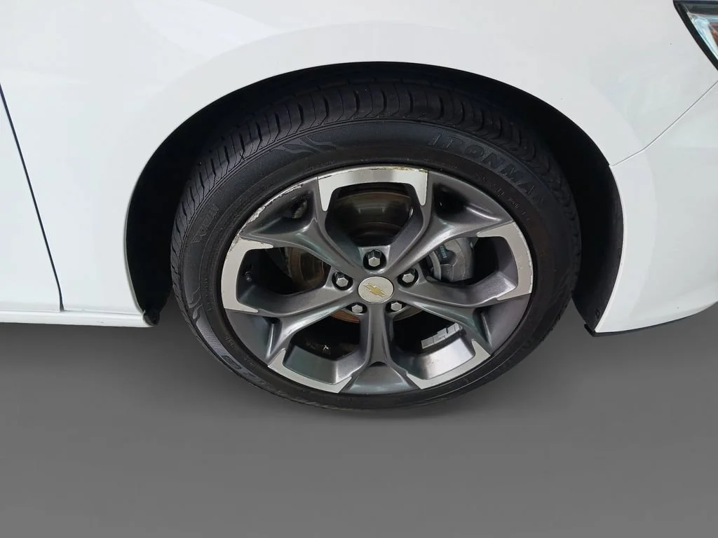 Used 2024 Summit White Chevrolet 1LT image 16