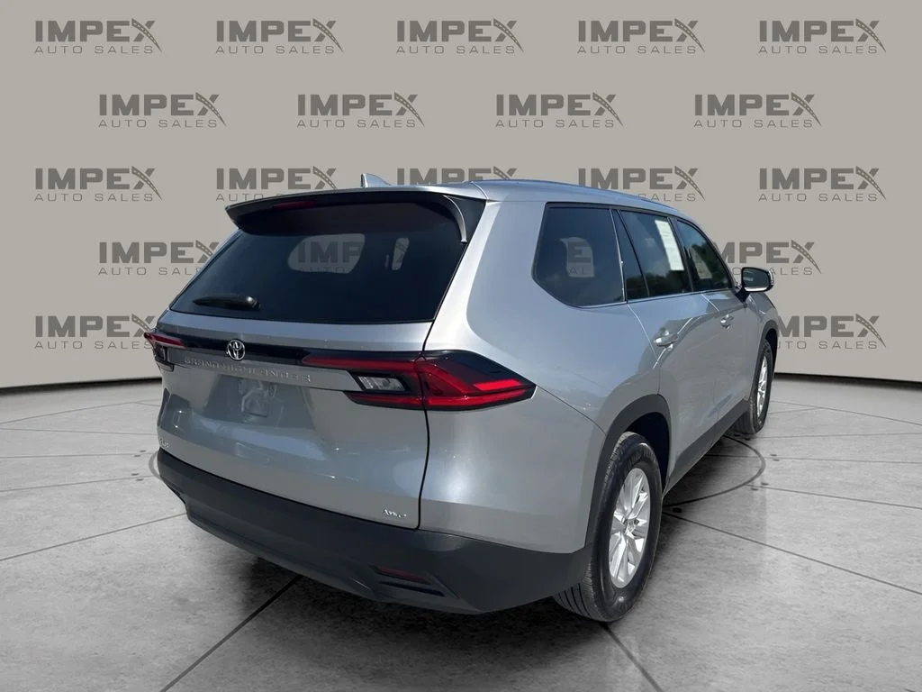 Used 2025 Silver Toyota XLE image 7