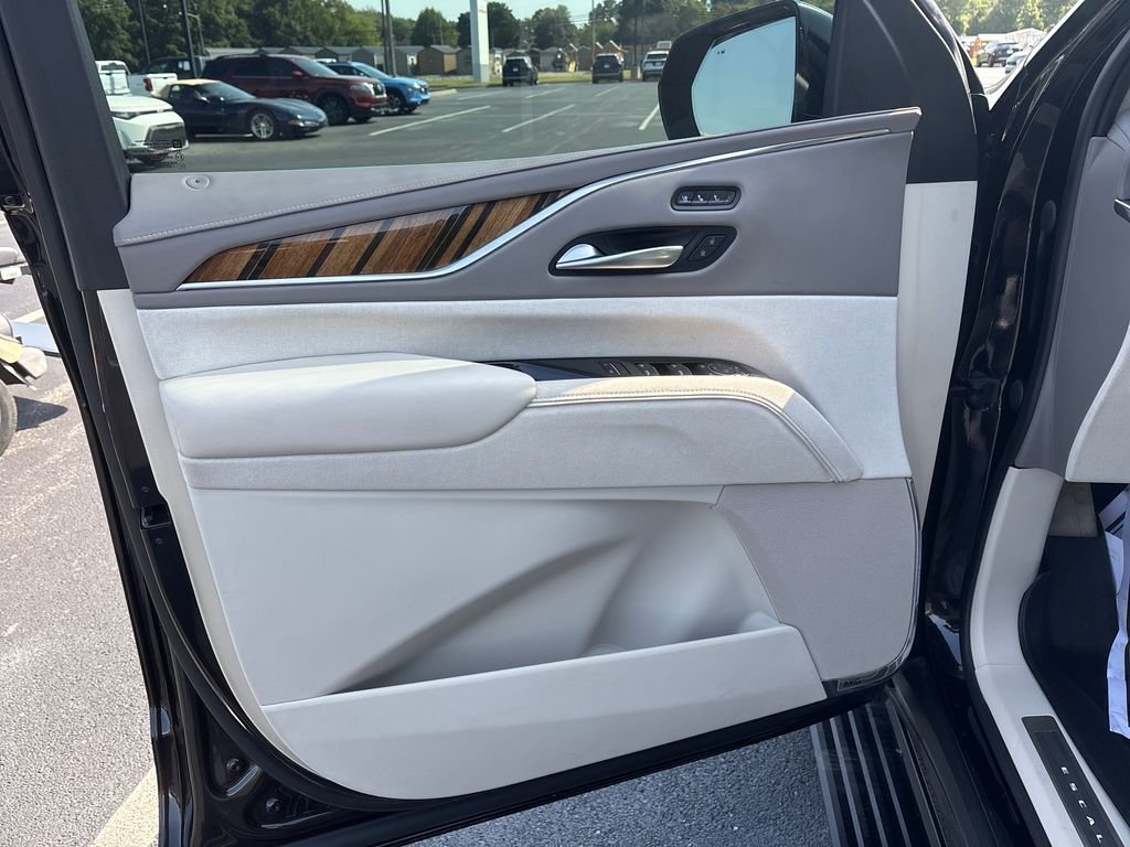 Used 2022 Black Cadillac Sport Platinum image 11