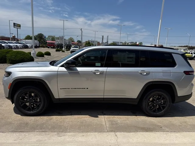 New 2026 Silver Jeep Altitude image 7