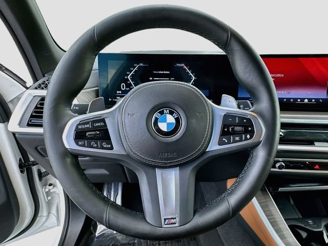Used 2024 White BMW sDrive40i image 11