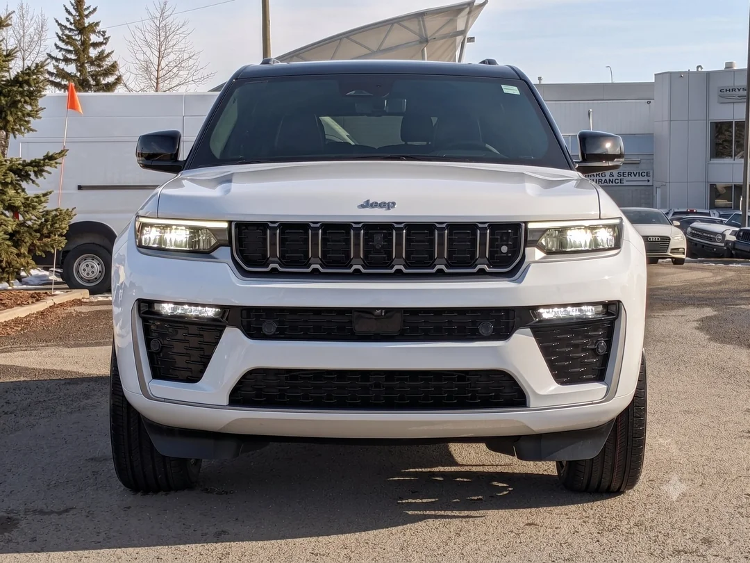 New 2026 White Jeep Summit - - 4x4 - 2.0L Turbo Engine - Adaptive Cruise Control - Blind Spot Monitor & More! image 3
