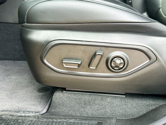 New 2026 Black Jeep Laredo Altitude image 19