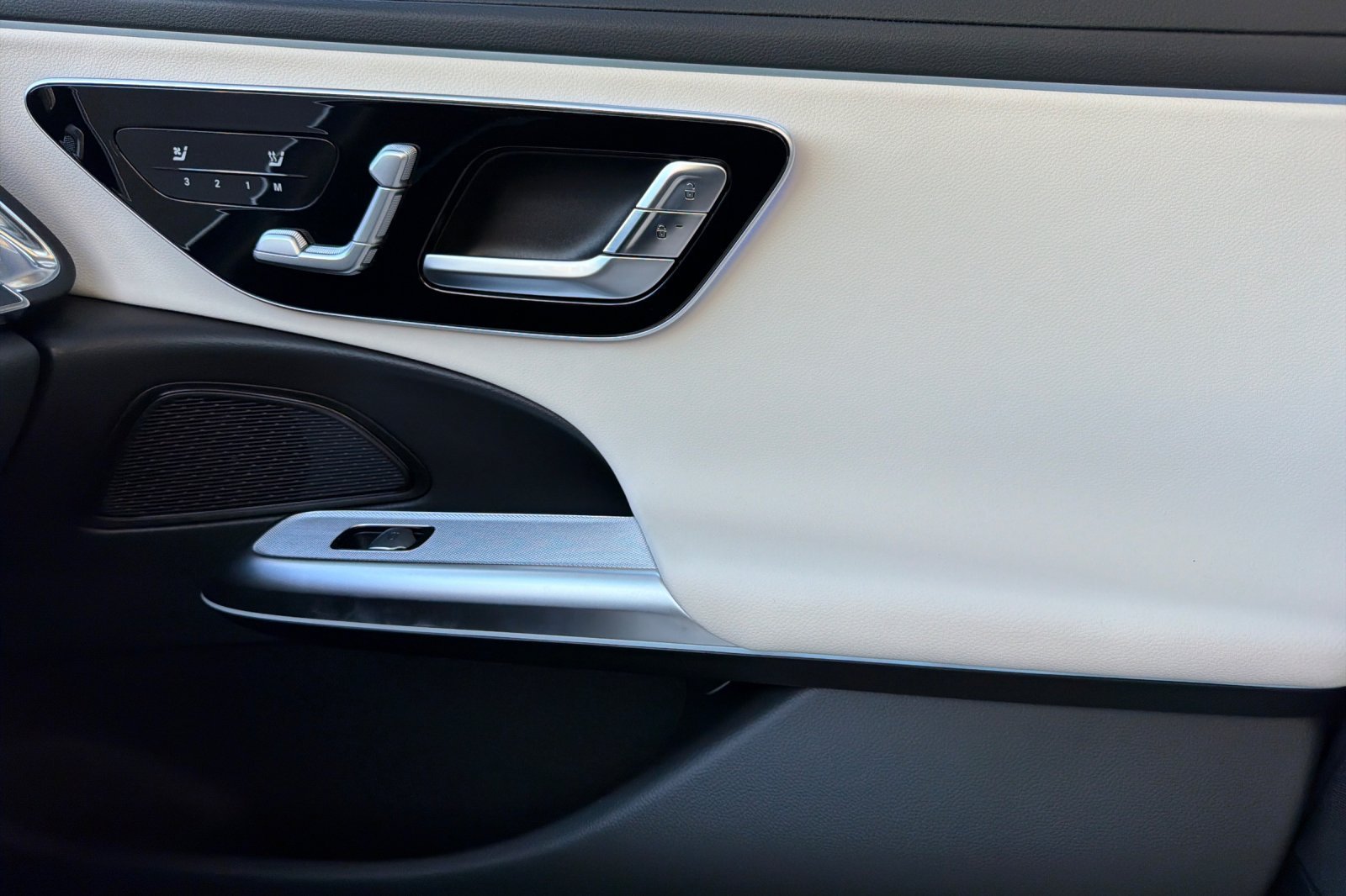 New 2027 Cirrus Silver Metallic Mercedes-Benz E 350 image 32
