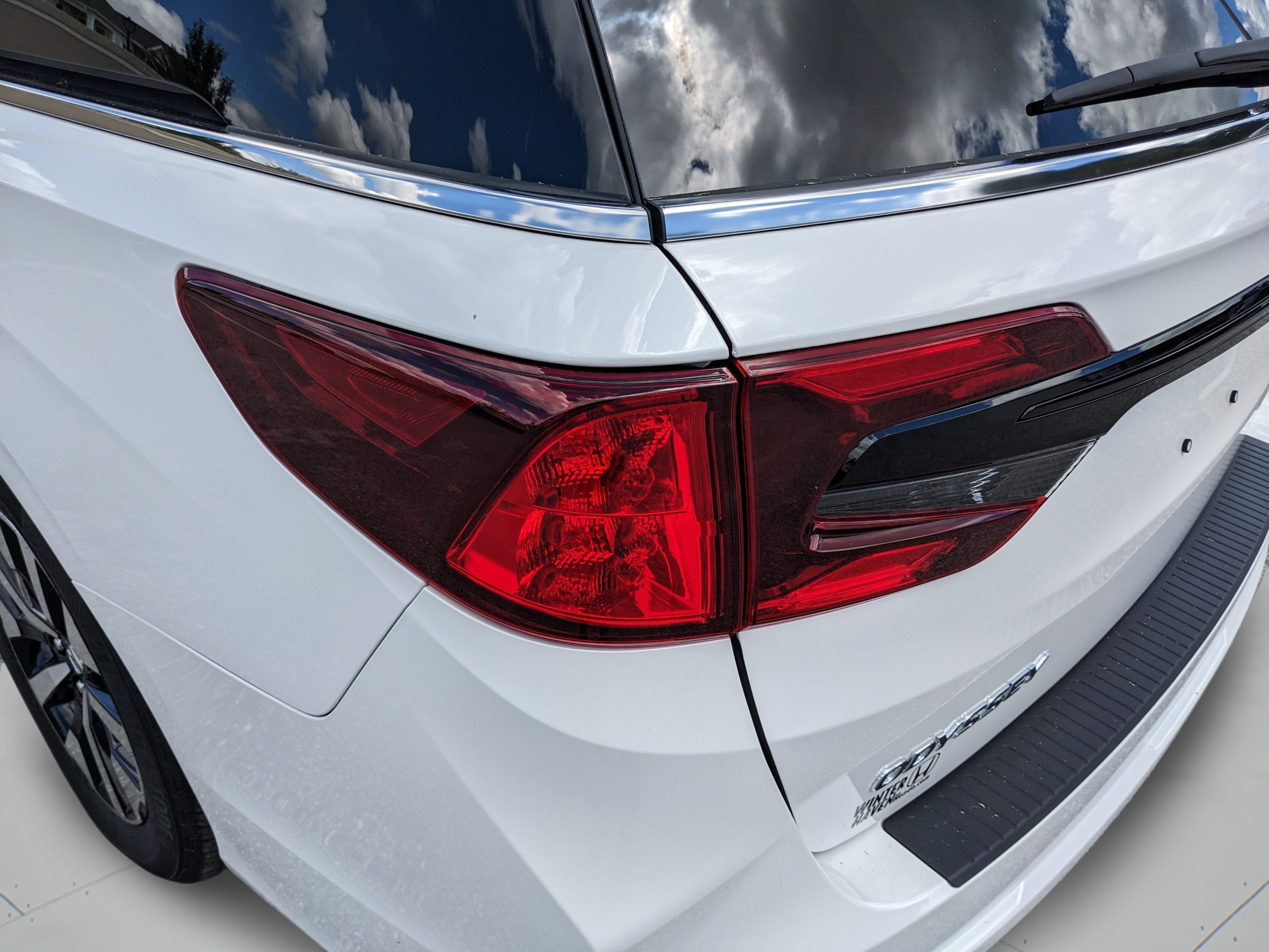 New 2027 Platinum White Pearl Honda EX-L image 9