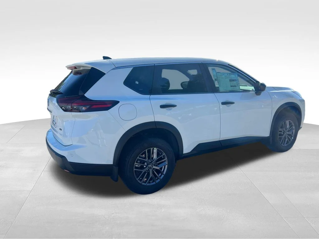Used 2026 White Nissan S image 5