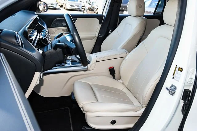 Used 2025 White Mercedes-Benz GLA 250 image 16