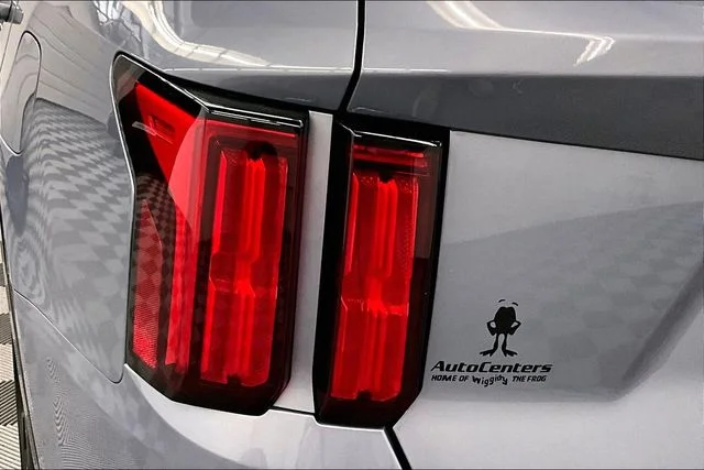 Used 2022 Everlasting Silver Kia SX-Prestige image 35