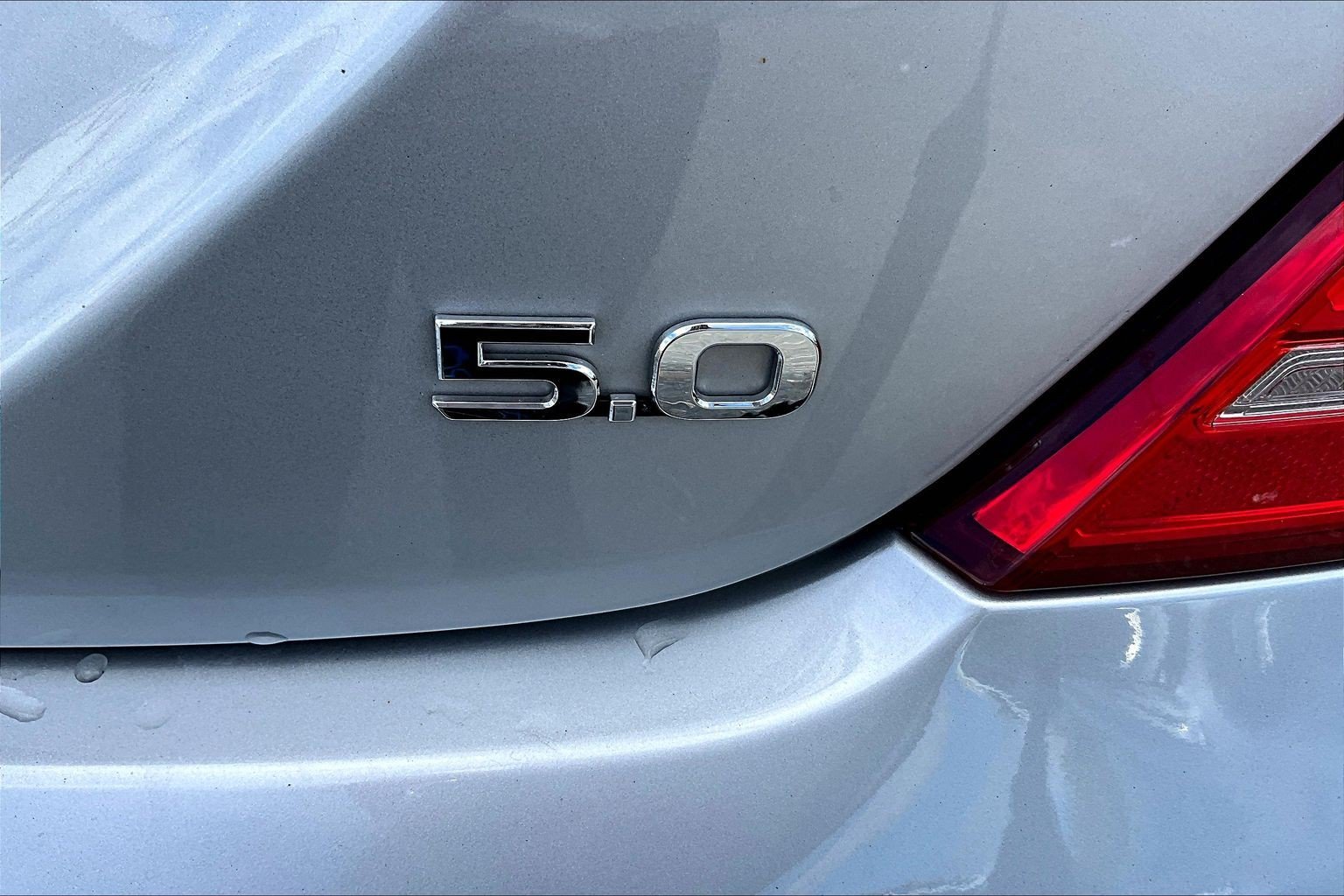 Used 2017 Silver Genesis 5.0 Ultimate image 22