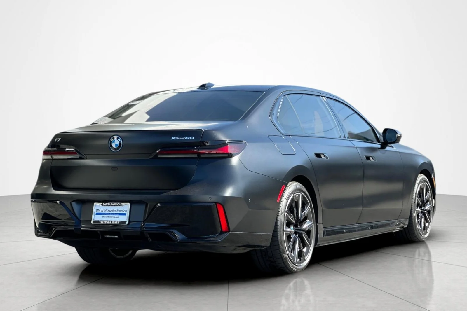 Used 2023 Special Order Color BMW xDrive60 image 5