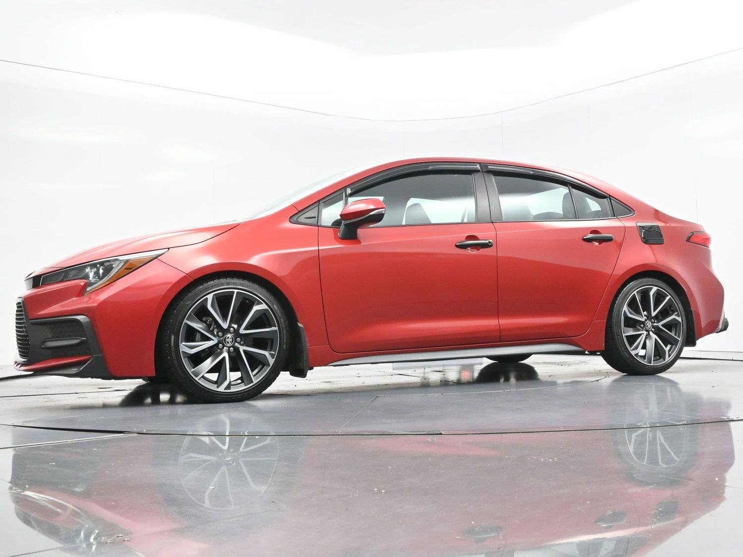 Used 2020 Barcelona Red Metallic Toyota SE image 43