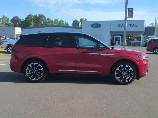 Used 2024 Red Lincoln Reserve image 14