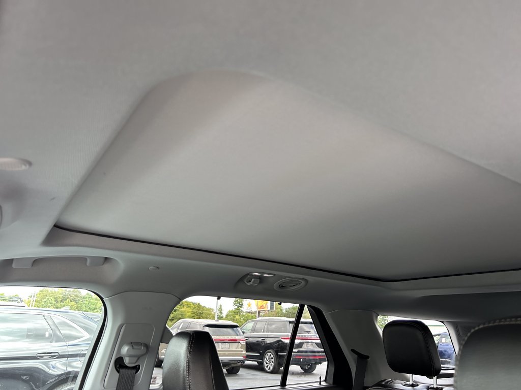 Used 2022 Black Ford Limited image 24