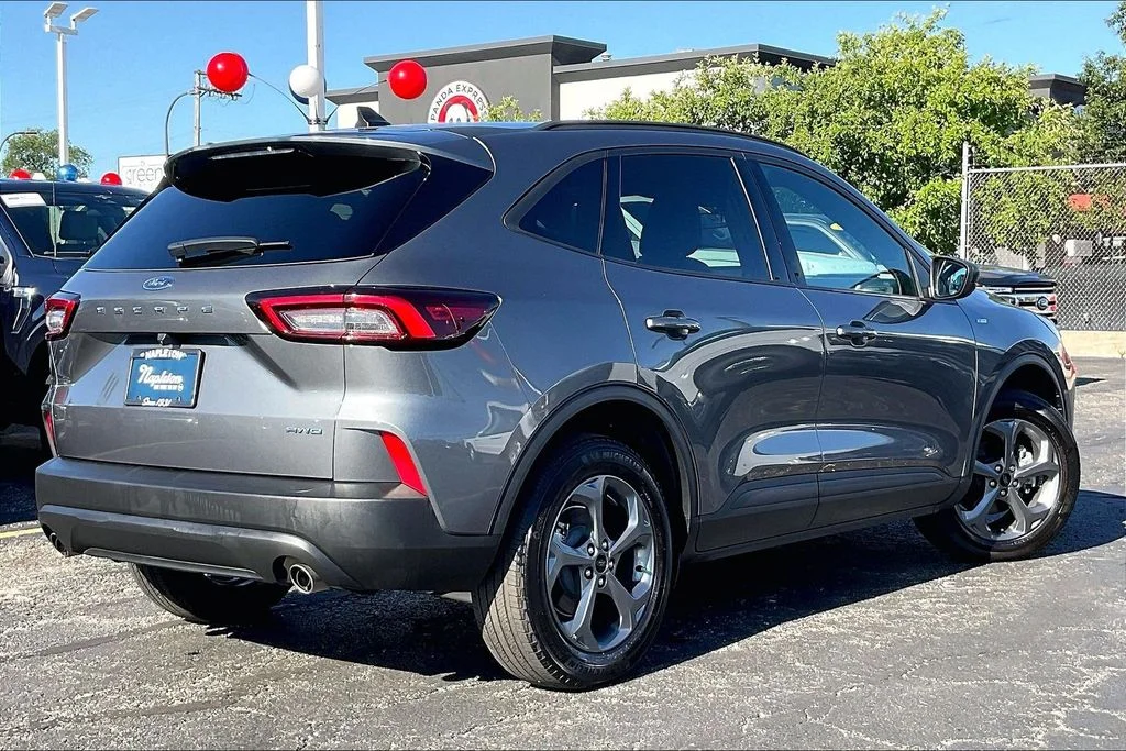 Used 2025 Gray Ford ST-Line image 12