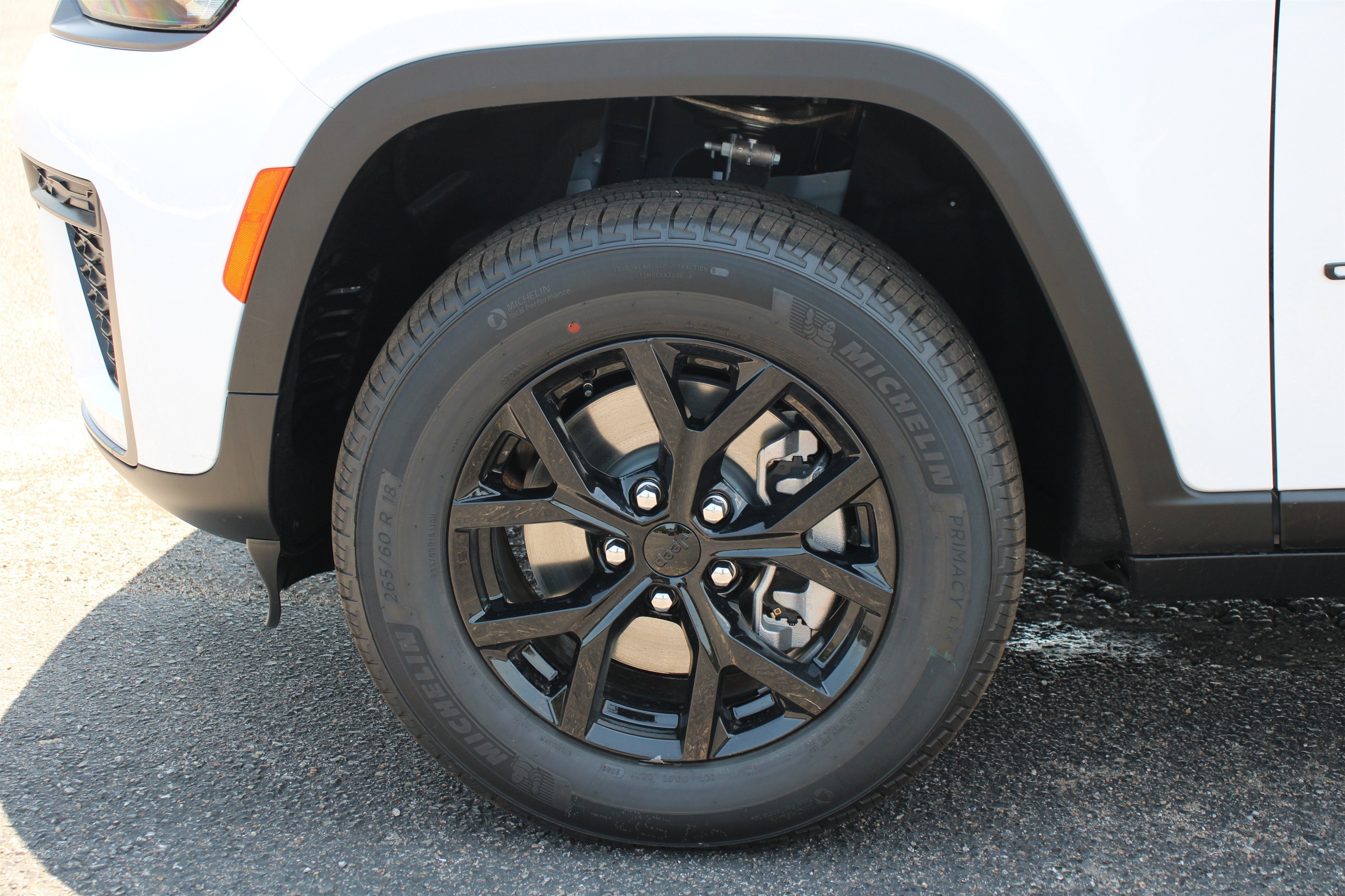 New 2026 Bright White Clearcoat Jeep Laredo Altitude image 42
