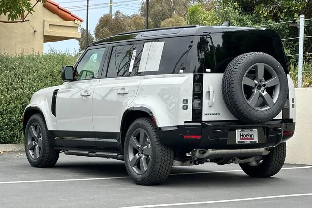 New 2026 Borasco Grey Land Rover X-Dynamic SE image 3