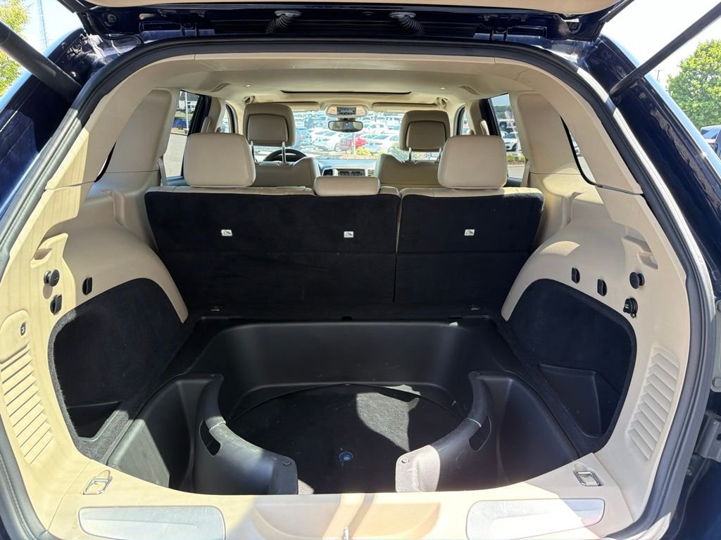 Used 2018 Blue Jeep Limited image 15